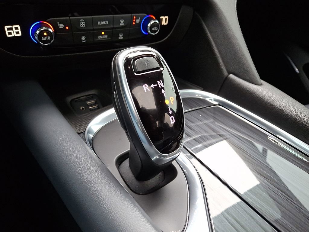 Used 2021 Buick Enclave Essence w/ Sound and Sites Package image 16