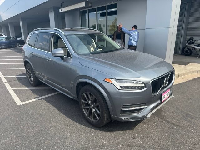 Used 2019 Volvo XC90 T6 Momentum AWD/4WD image 2