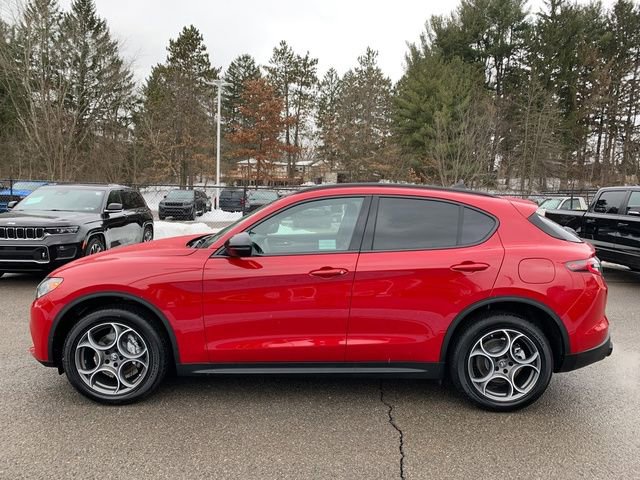 New 2026 Alfa Romeo Stelvio Sprint AWD/4WD image 2
