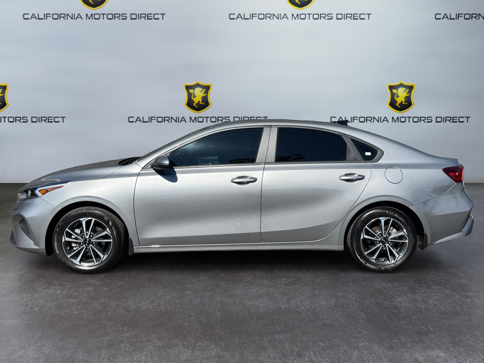 Used 2023 Kia Forte LXS FWD image 2