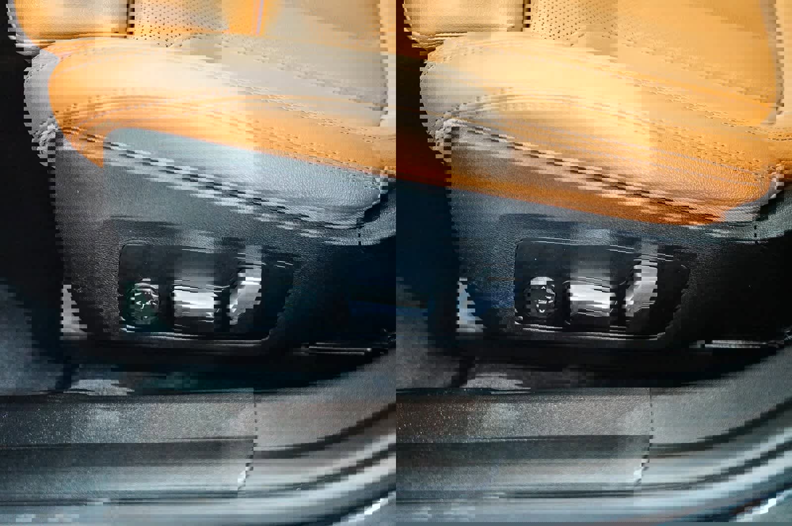 Used 2023 BMW 330i Sedan w/ Driving Assistance Package image 21