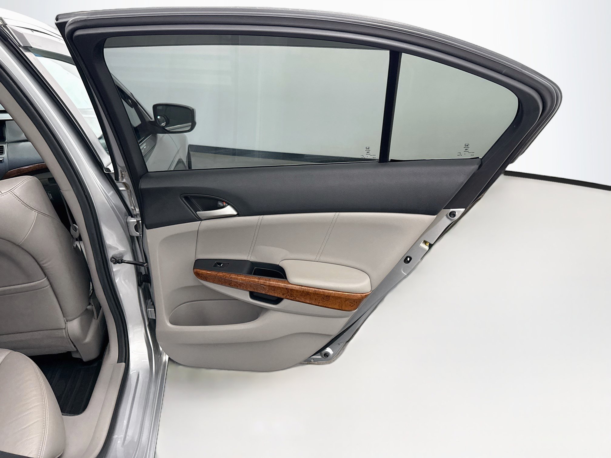 Used 2011 Honda Accord EX-L image 29