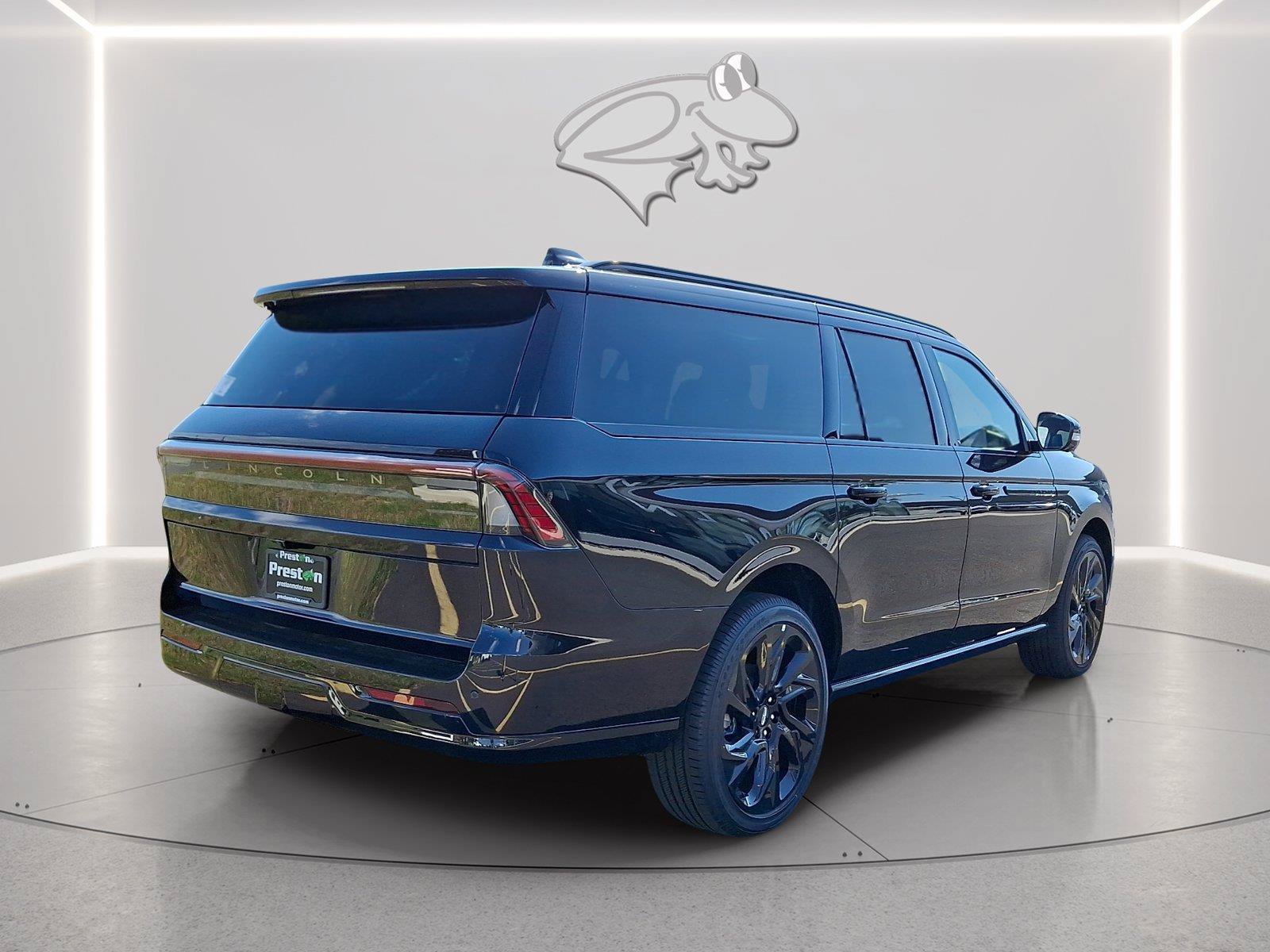 New 2027 Lincoln Navigator L Reserve w/ Jet Appearance Package AWD/4WD image 3