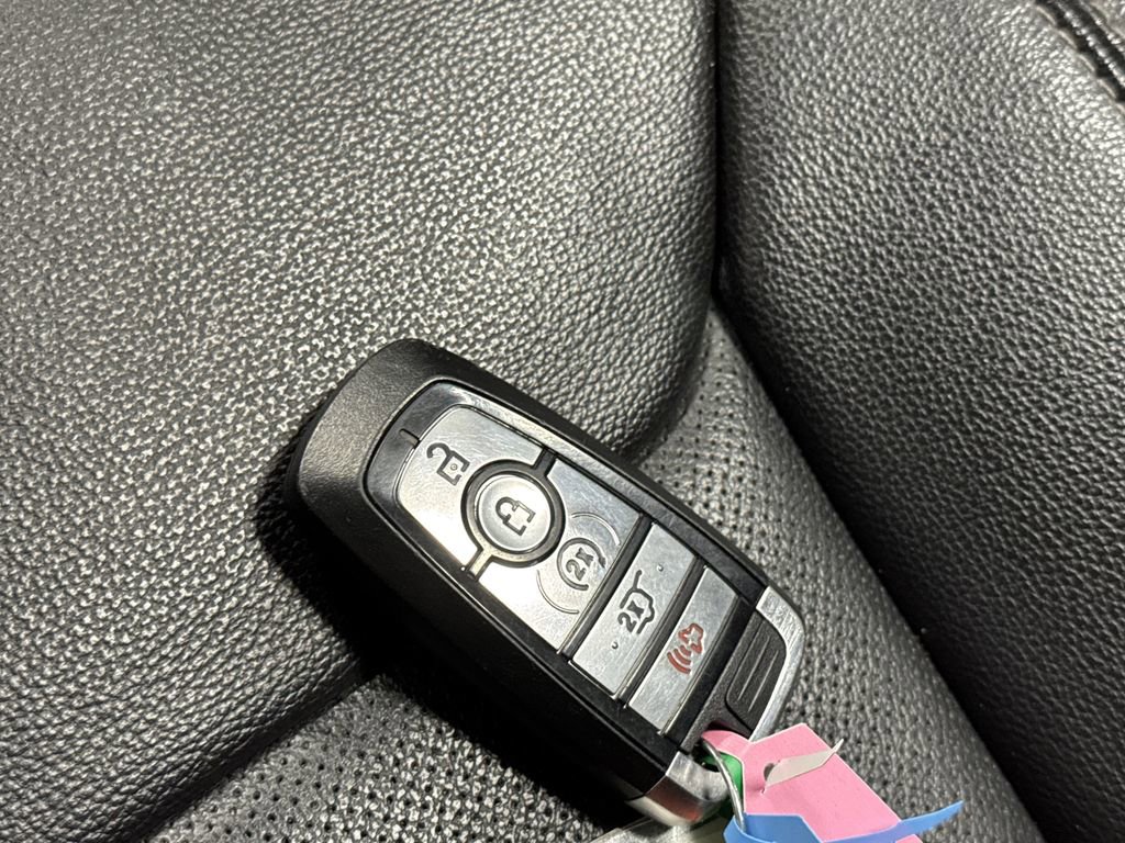 Used 2023 Ford Explorer Limited image 28