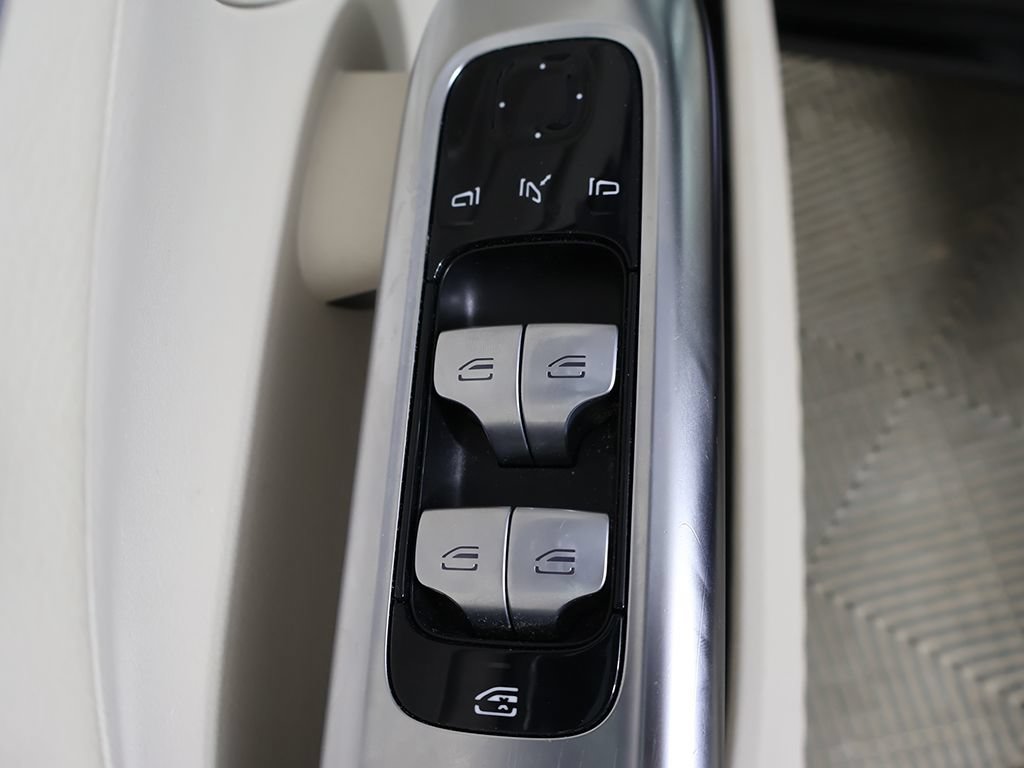 Used 2023 Mercedes-Benz C 300 4MATIC Sedan w/ Exclusive Trim Package image 34