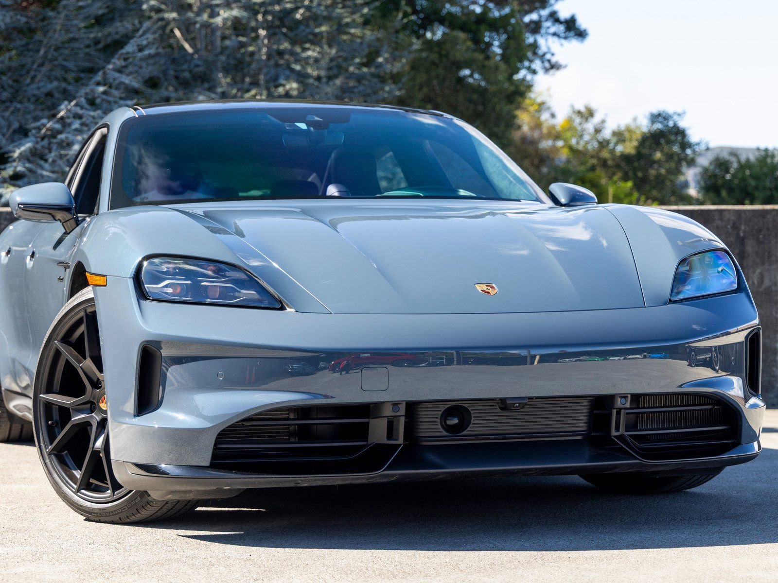 Certified 2025 Porsche Taycan GTS image 9