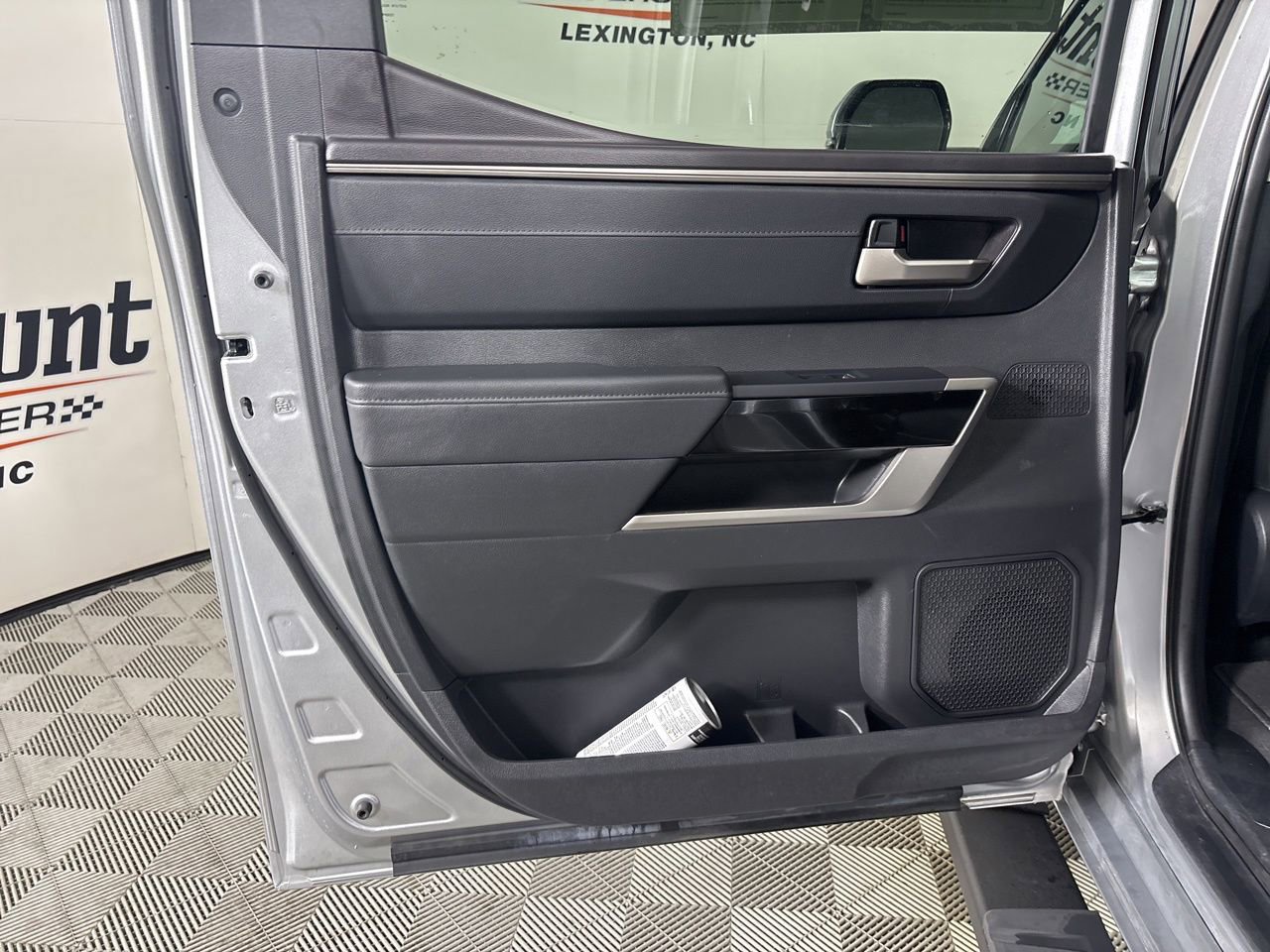 Used 2024 Toyota Tundra Limited image 24