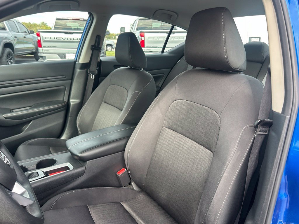 Used 2025 Nissan Altima 2.5 SV FWD image 17