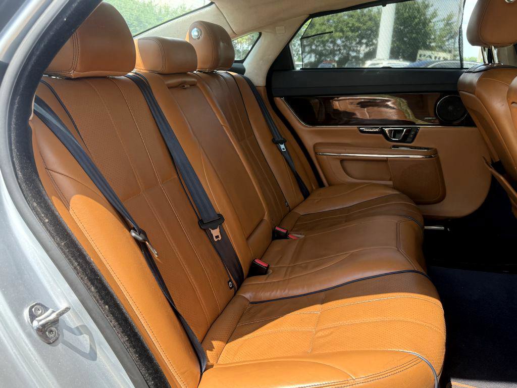 Used 2014 Jaguar XJ L Portfolio image 18