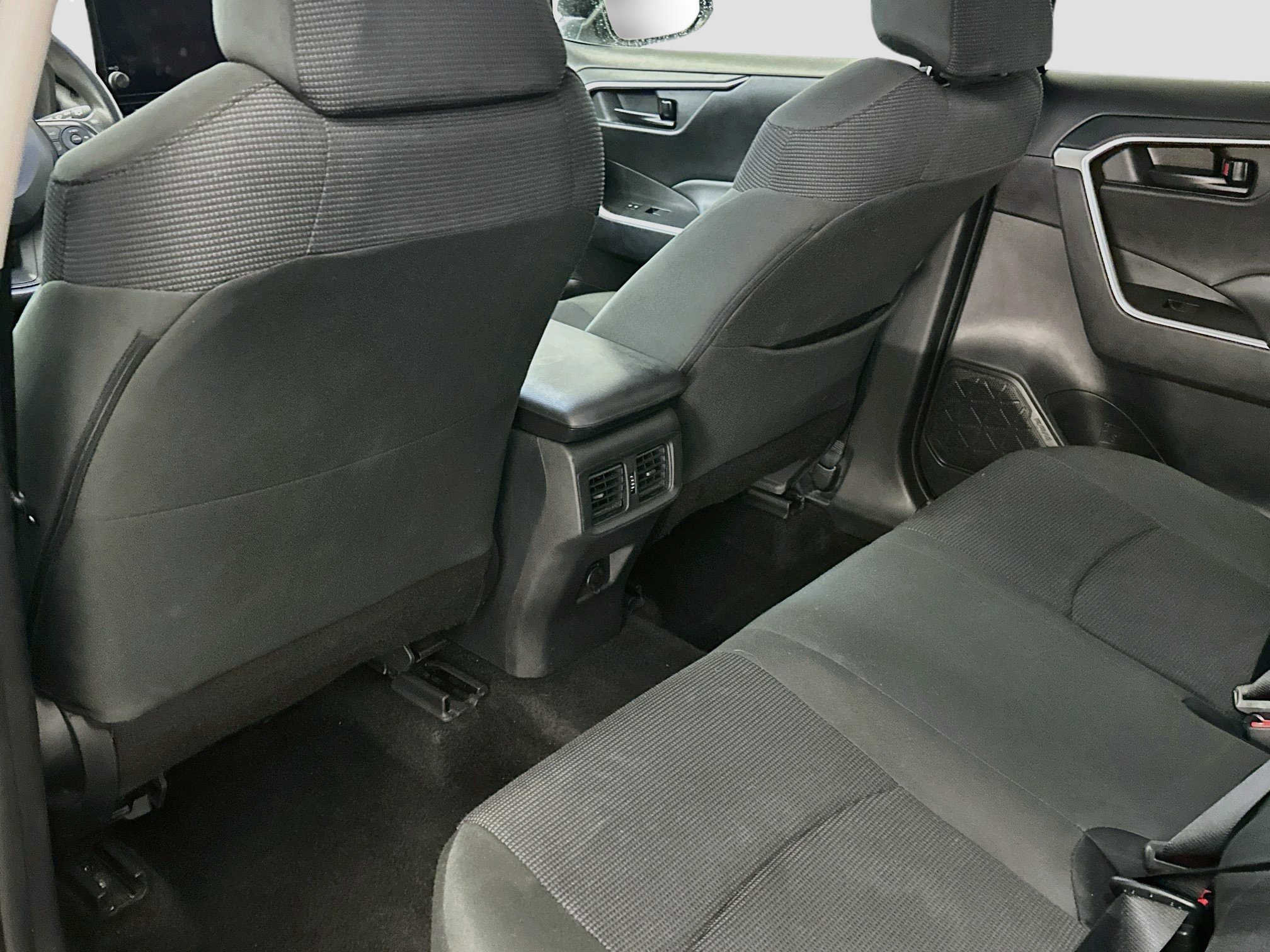 Used 2025 Toyota RAV4 LE AWD/4WD image 28