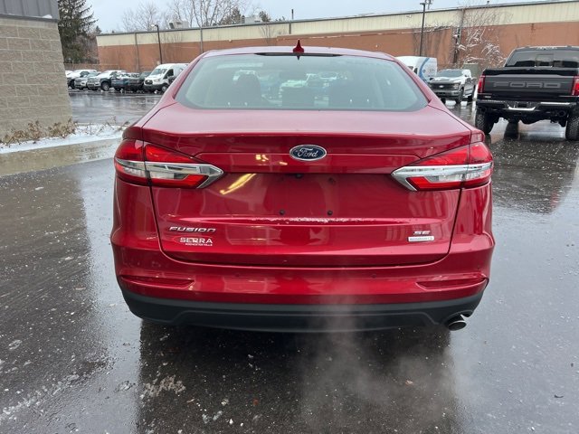 Used 2020 Ford Fusion SE image 6