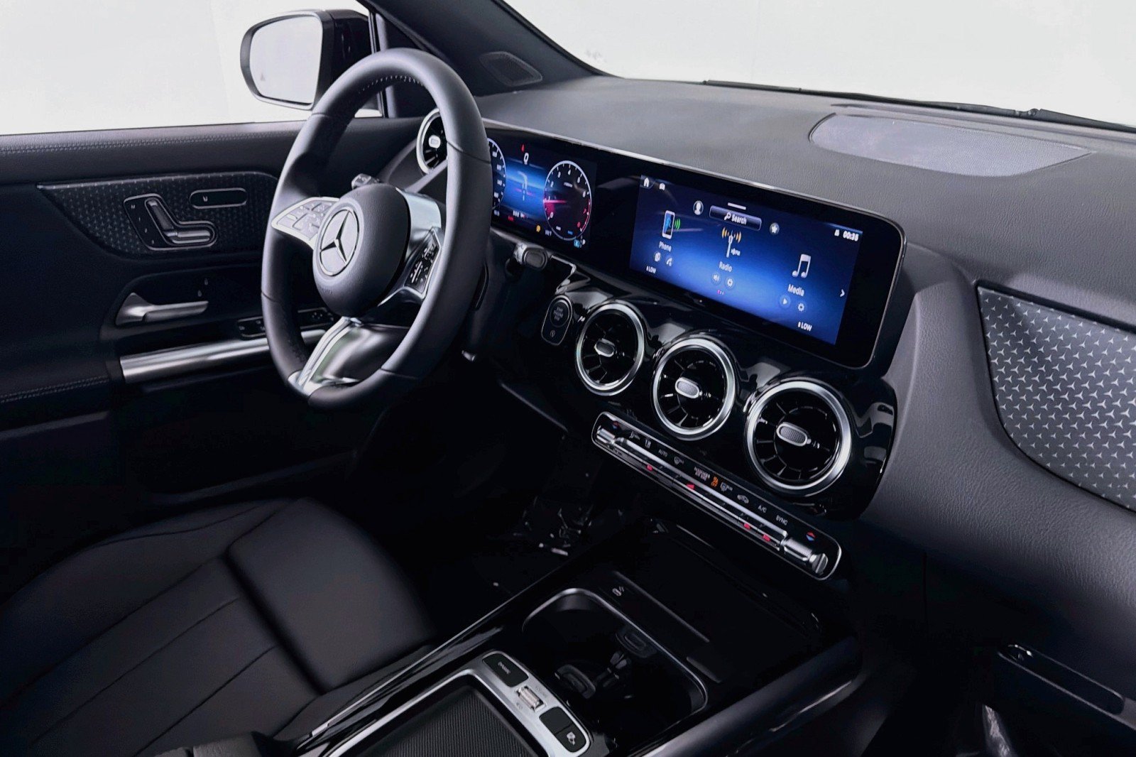 New 2026 Mercedes-Benz GLA 250 image 15