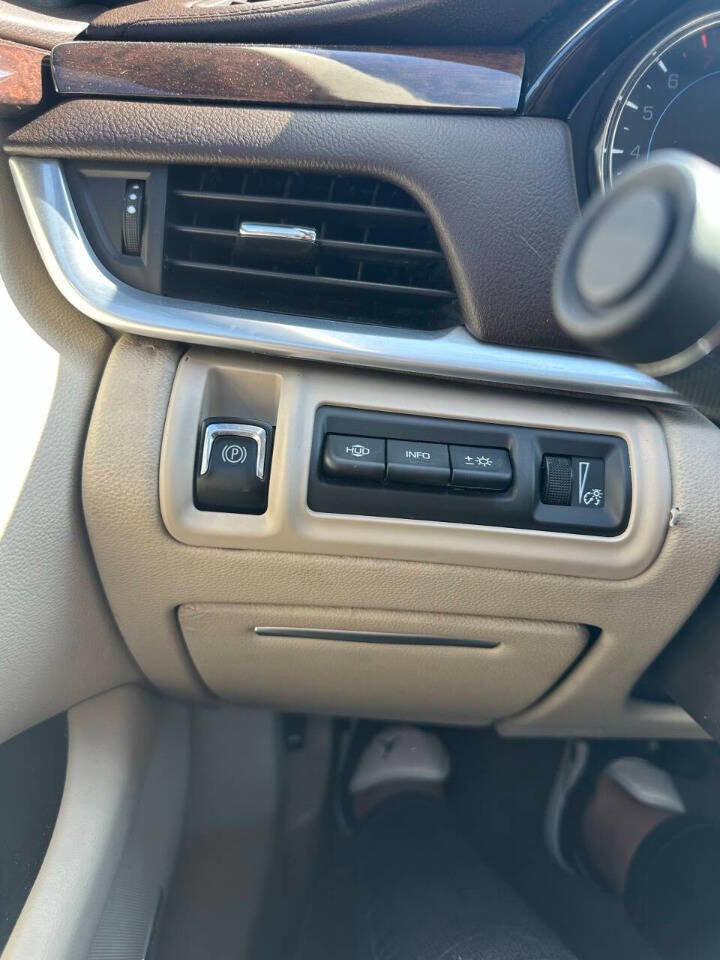 Used 2016 Cadillac XTS Premium image 11