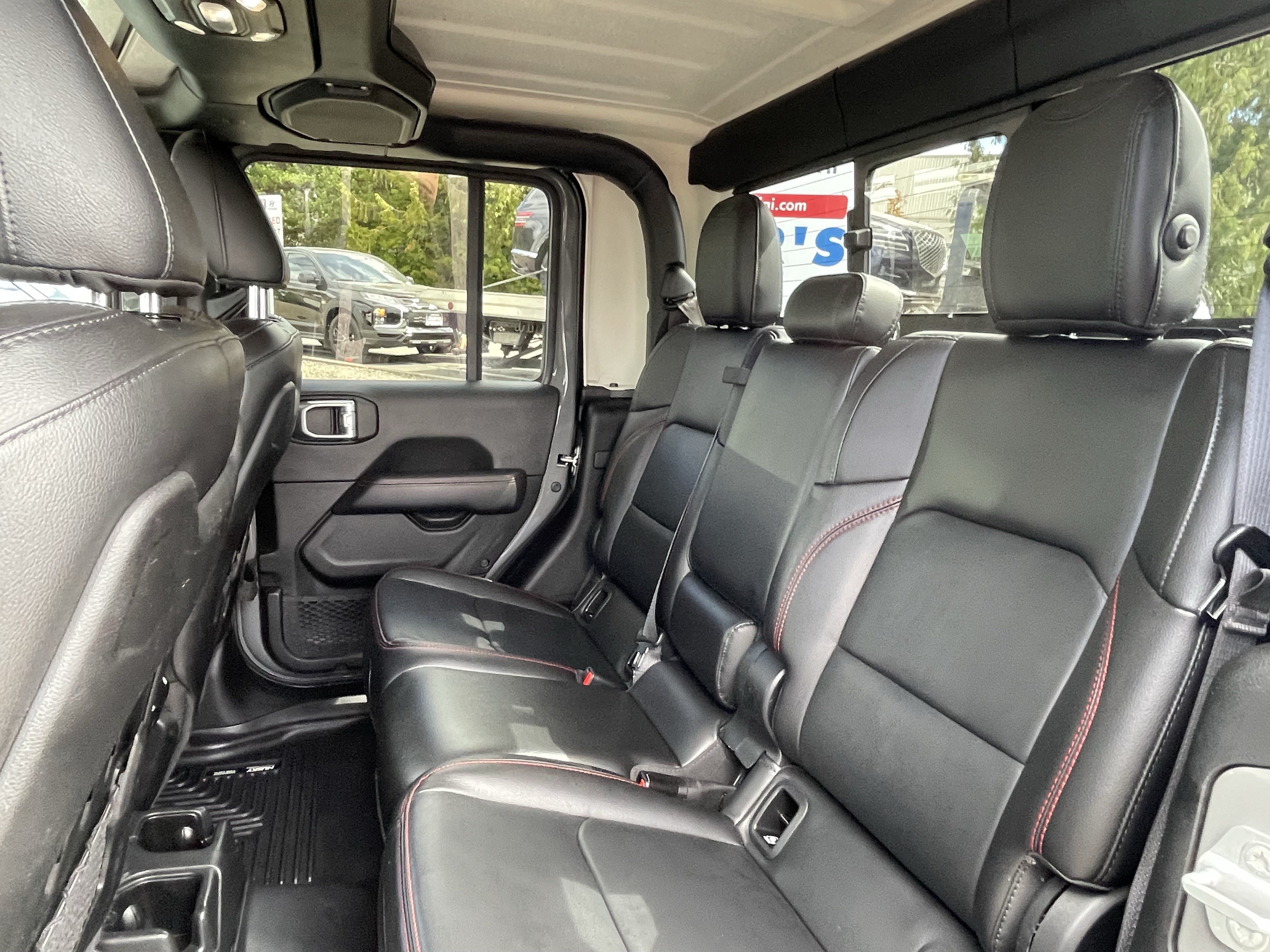 Used 2022 Jeep Gladiator Rubicon w/ Trailer Tow Package AWD/4WD image 17