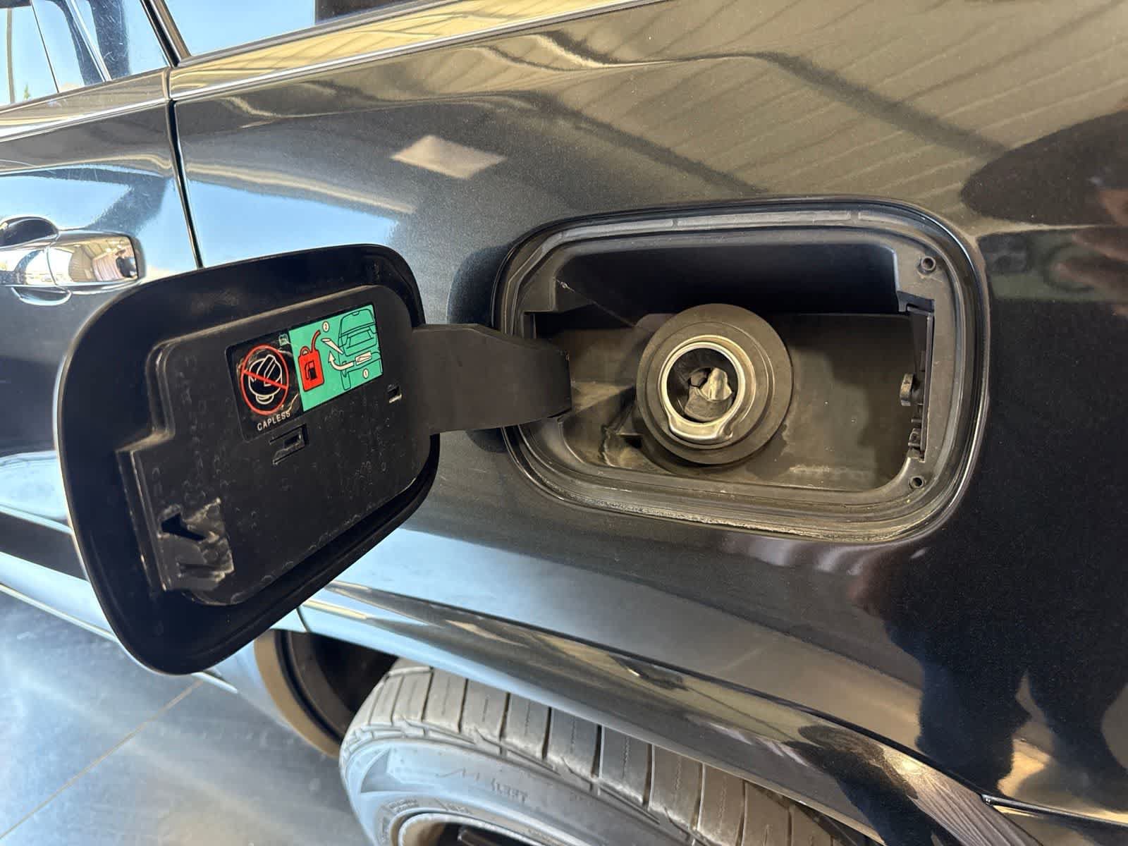 Used 2016 Jeep Grand Cherokee Overland RWD image 10