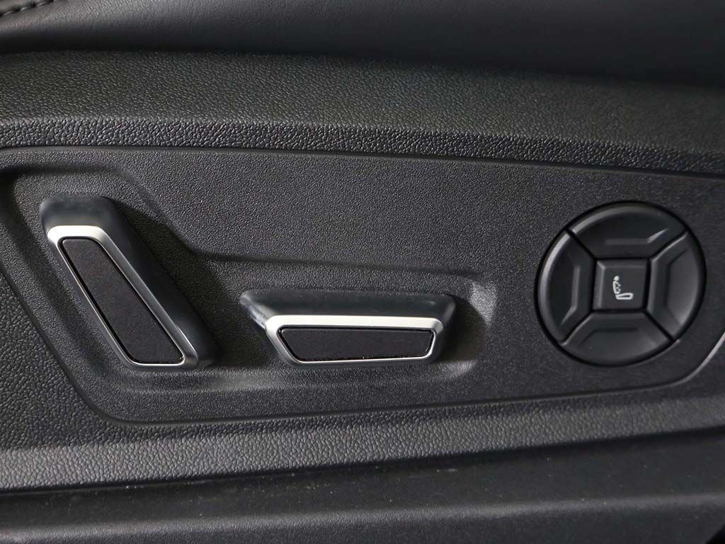 Used 2024 Audi Q8 e-tron Prestige w/ Prestige Package AWD/4WD image 40