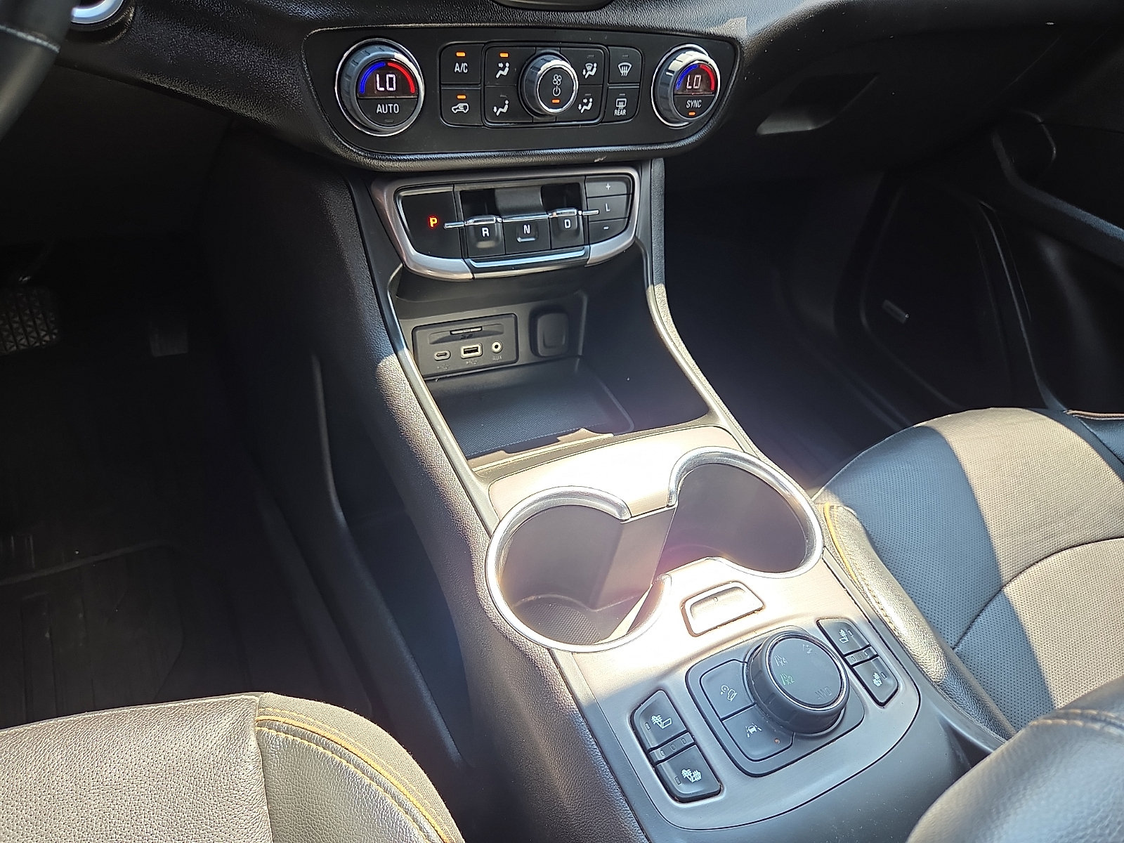 Used 2024 GMC Terrain AT4 w/ Infotainment Package II AWD/4WD image 25