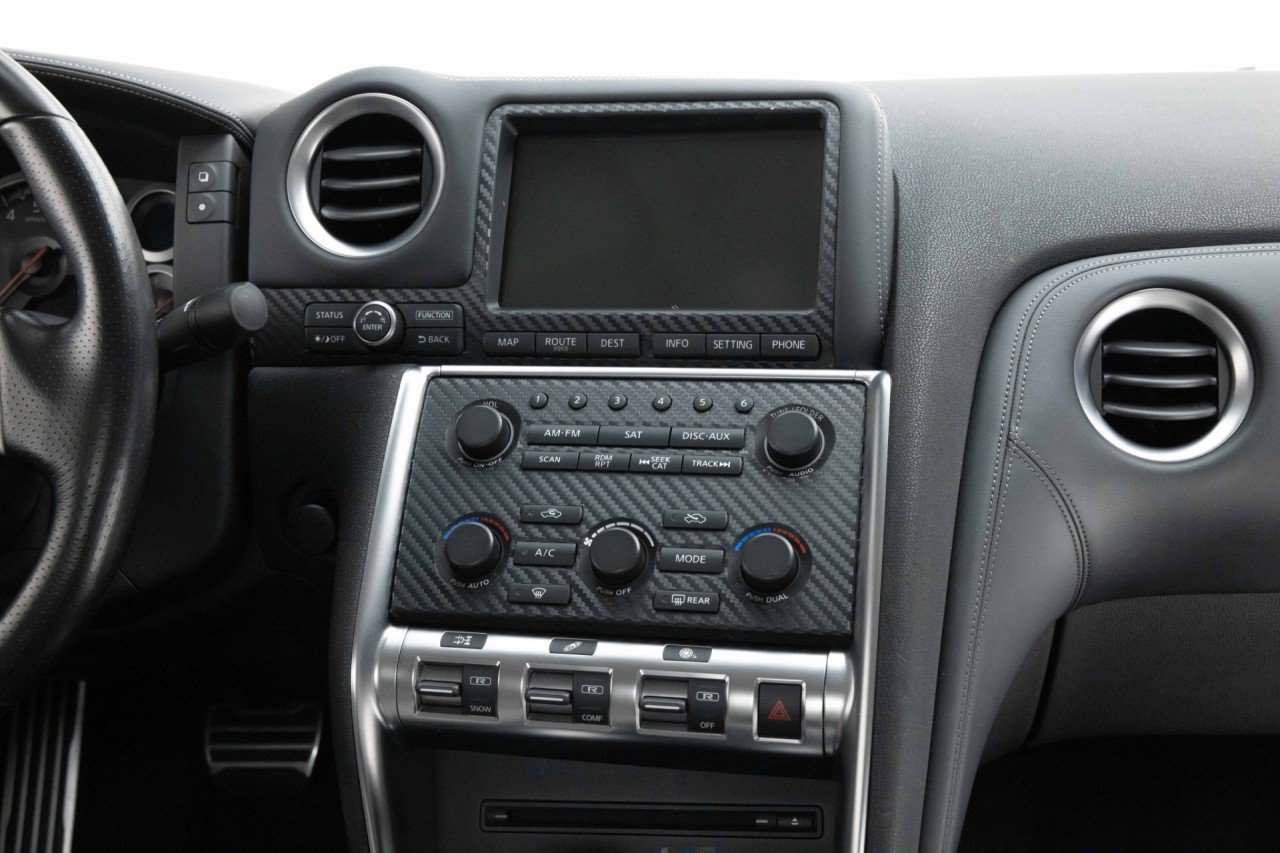 Used 2010 Nissan GT-R Premium AWD/4WD image 38