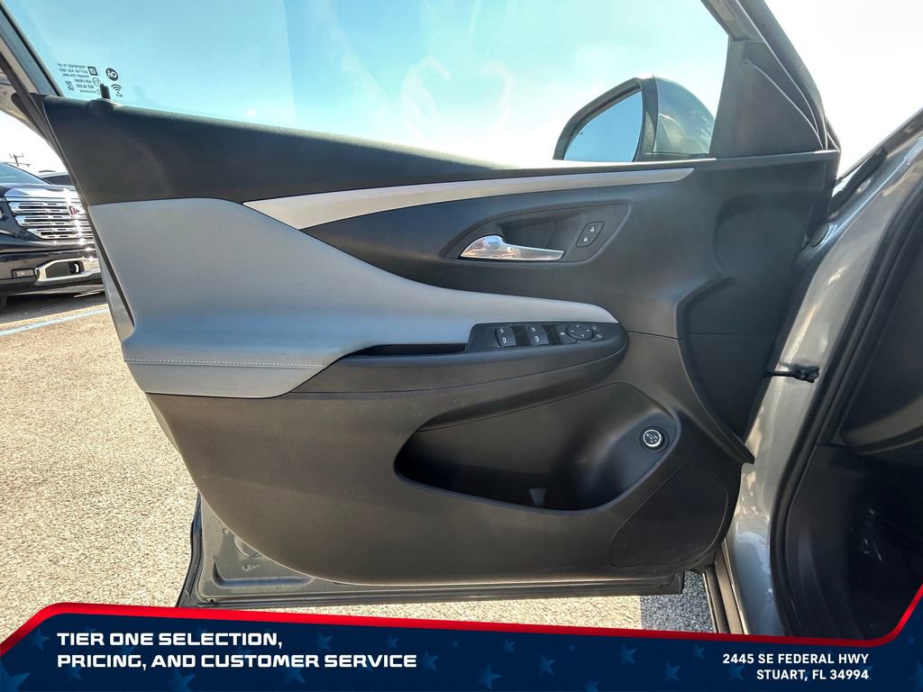 Used 2025 Buick Envista Sport Touring w/ Convenience II Package FWD image 24