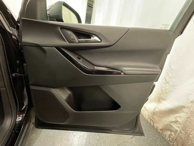 Used 2025 Chevrolet Equinox LT FWD image 22