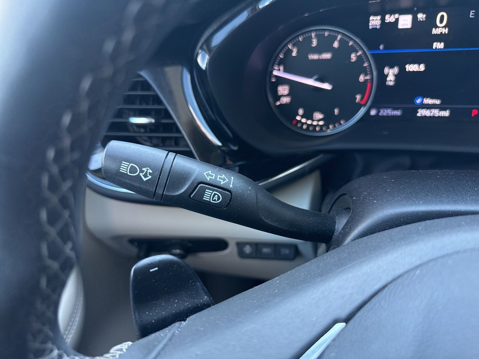 Used 2023 Buick Envision Avenir image 37