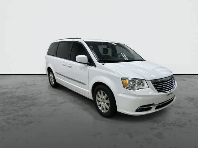 Used 2014 Chrysler Town & Country Touring FWD image 6