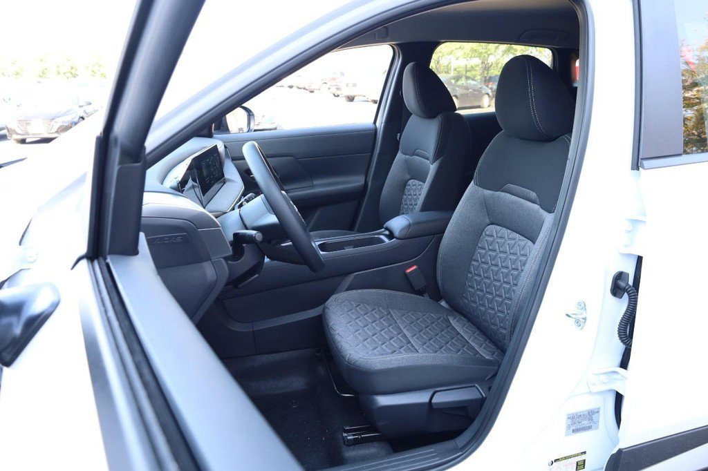 New 2026 Nissan Kicks SV image 8