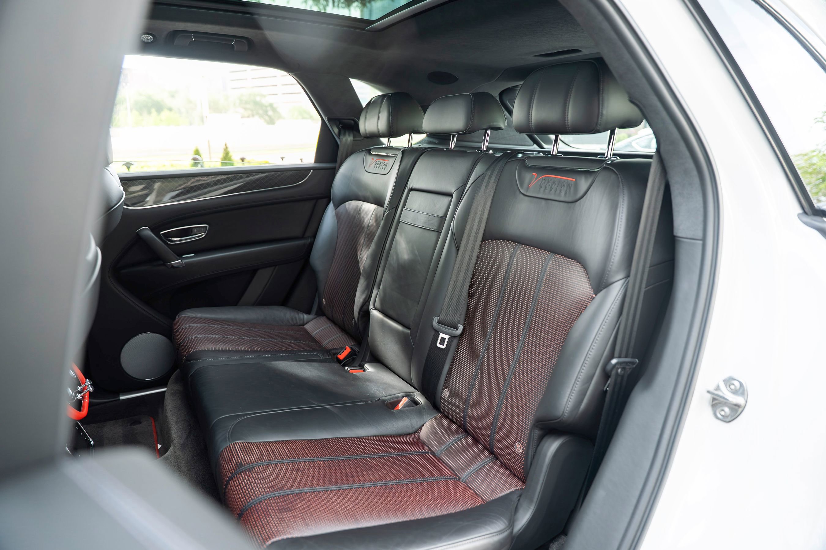 Used 2020 Bentley Bentayga AWD/4WD image 11