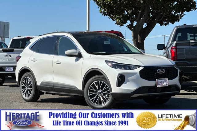 New 2025 Ford Escape SE w/ Class II Trailer Tow Package image 1