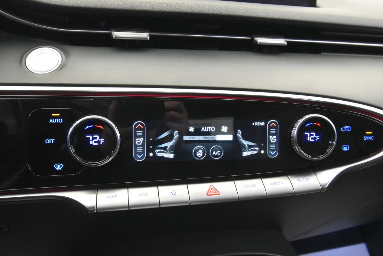 Used 2022 Genesis GV70 2.5T w/ Advanced Package image 21