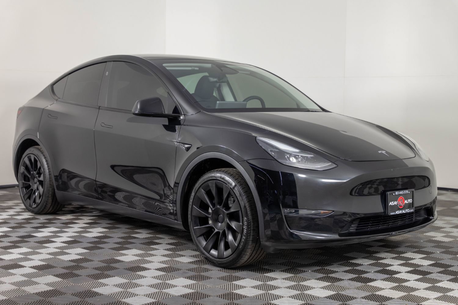 Used 2024 Tesla Model Y AWD image 11