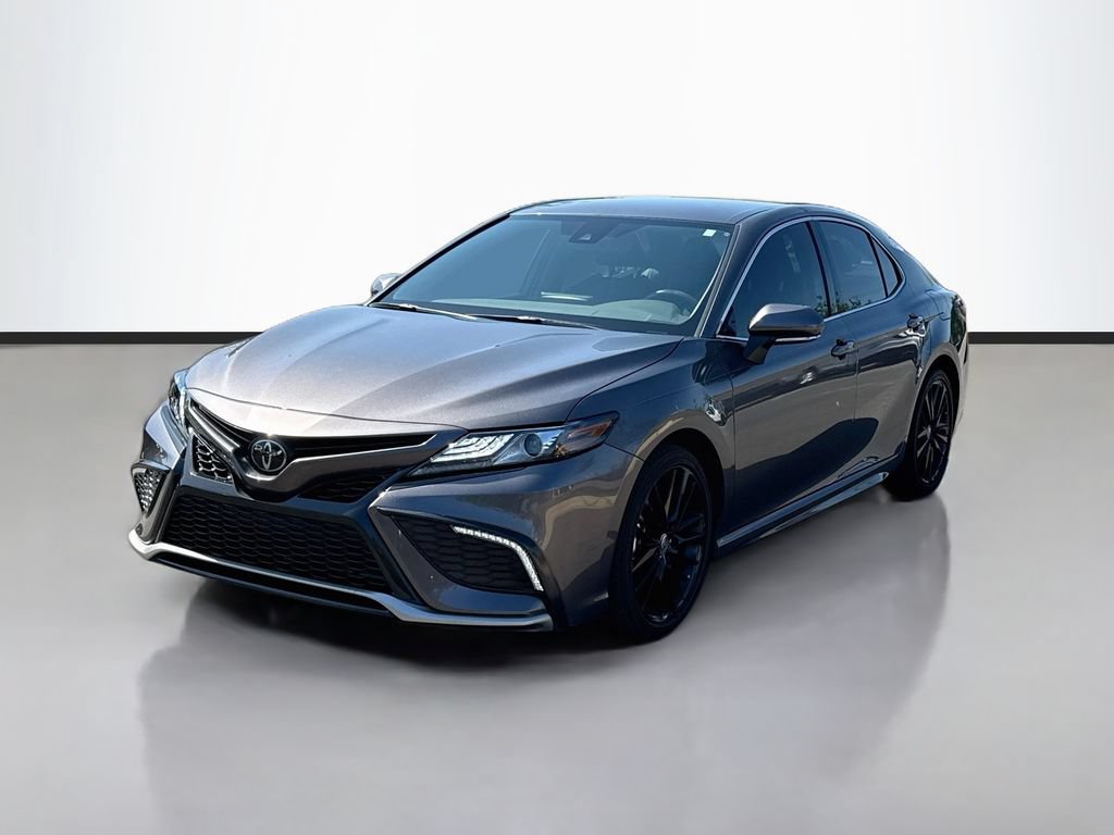 Used 2024 Toyota Camry XSE FWD image 3