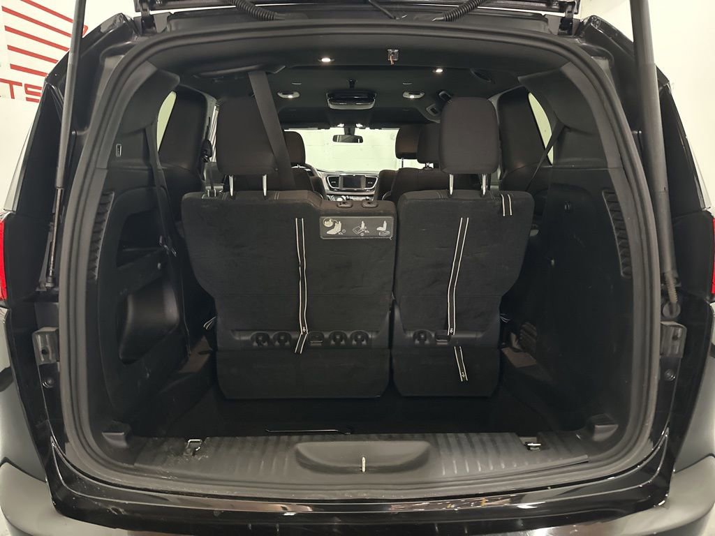 Used 2018 Chrysler Pacifica Touring Plus w/ S Appearance Package image 14