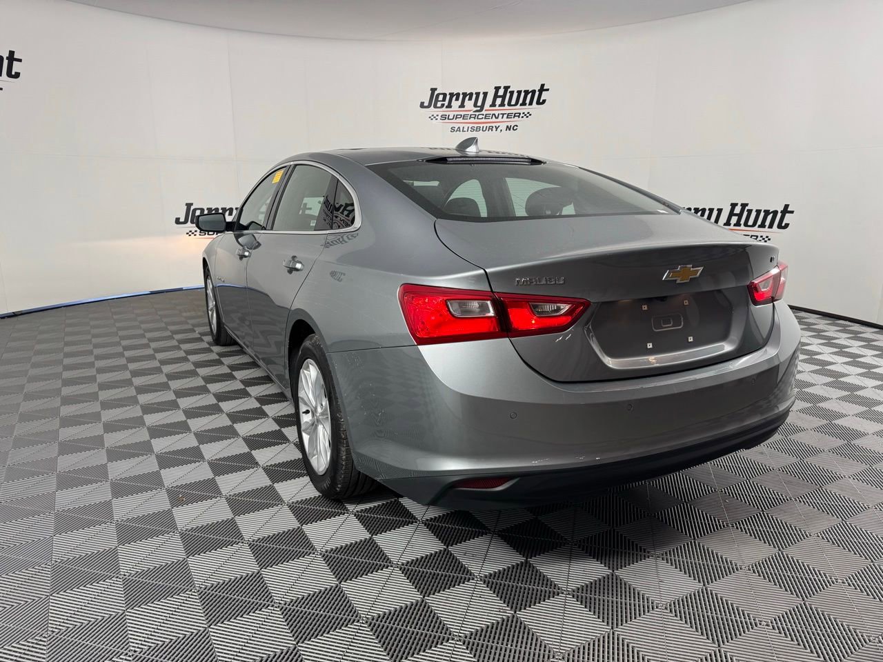 Used 2024 Chevrolet Malibu LT image 9
