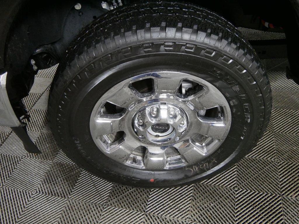 Used 2025 Ford F250 Lariat w/ Chrome Package image 8