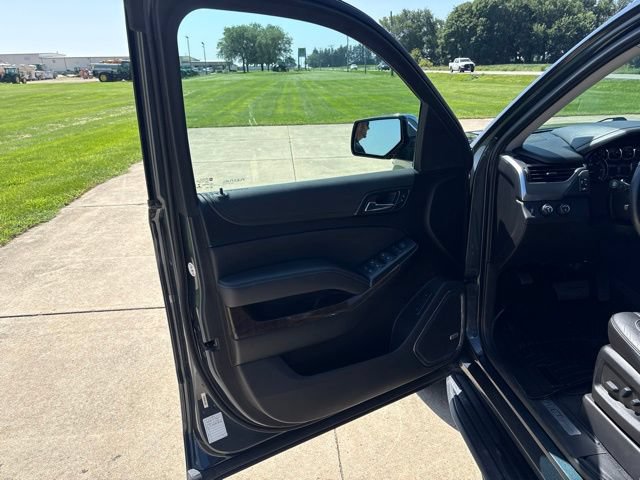 Used 2019 Chevrolet Suburban LT AWD/4WD image 11