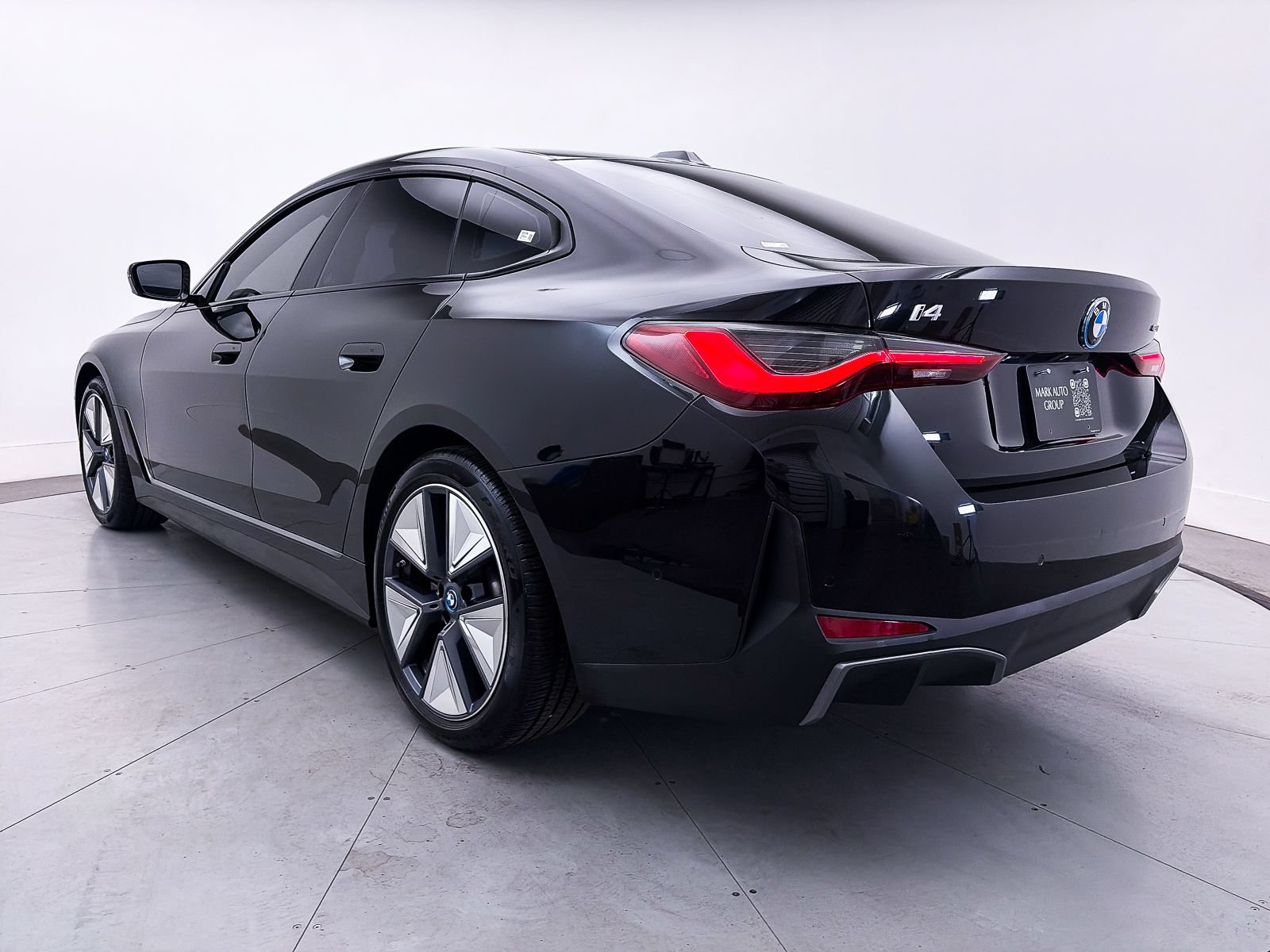 Used 2023 BMW i4 eDrive35 w/ Premium Package RWD image 14