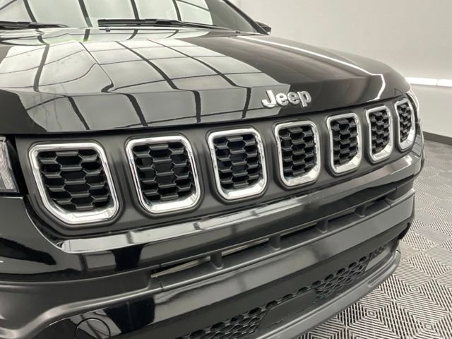 Used 2025 Jeep Compass Latitude image 27
