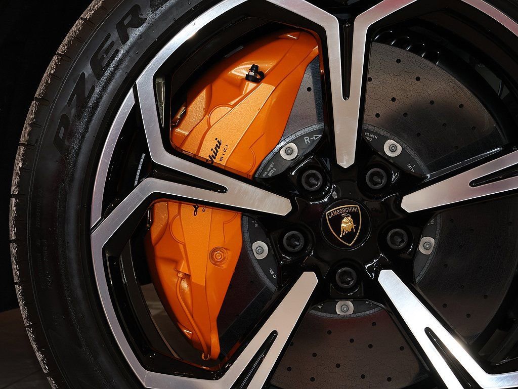 Used 2023 Lamborghini Urus S image 12