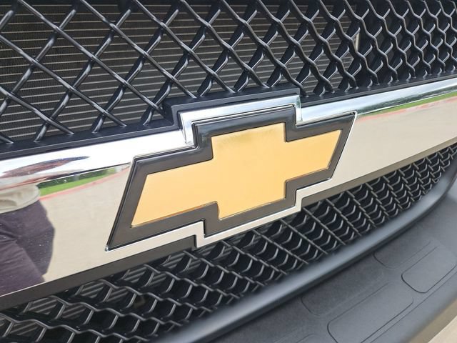 Used 2025 Chevrolet Express 2500 w/ Driver Convenience Package RWD image 24