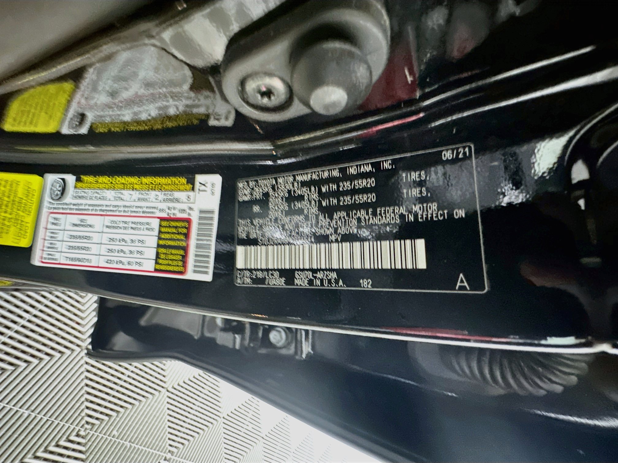 Used 2021 Toyota Highlander XSE FWD image 12
