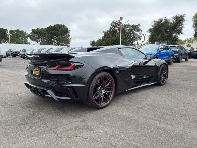 Used 2023 Chevrolet Corvette Z06 RWD image 3