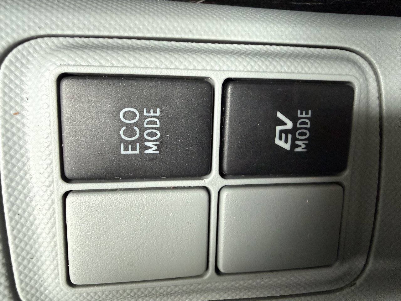 Used 2014 Toyota Prius C Two FWD image 24