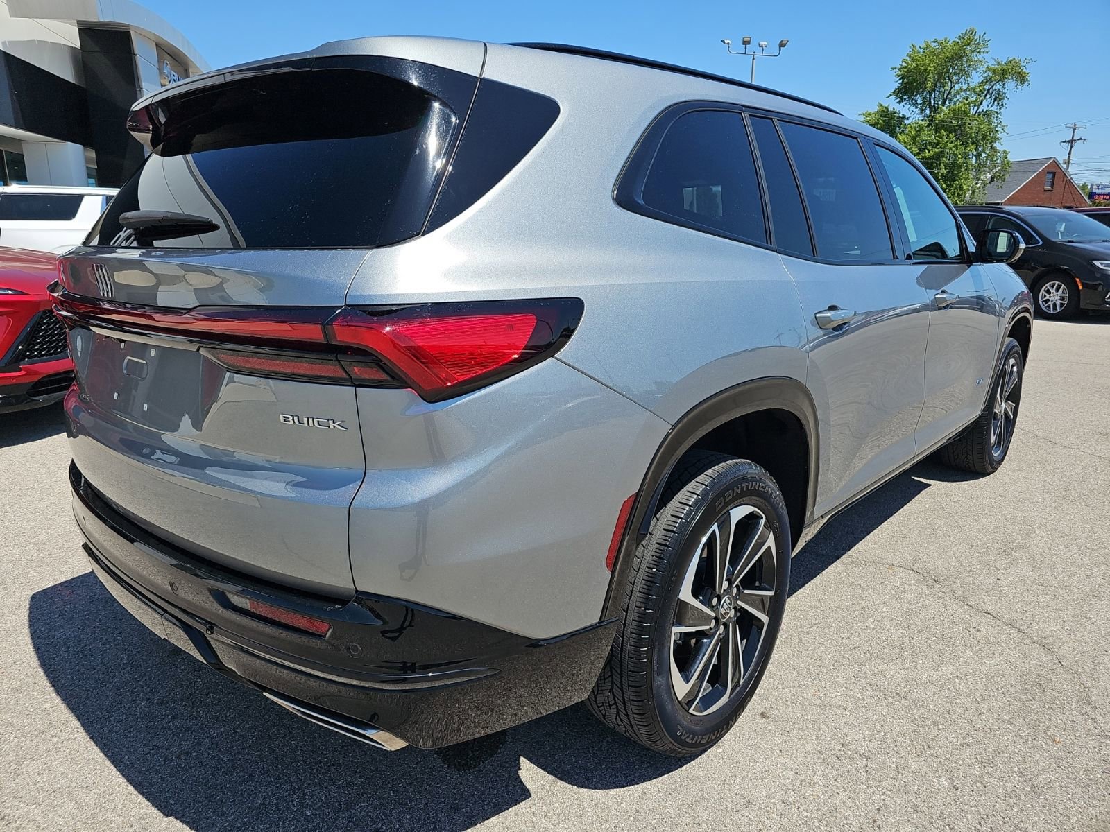 Used 2025 Buick Enclave Sport Touring FWD image 8