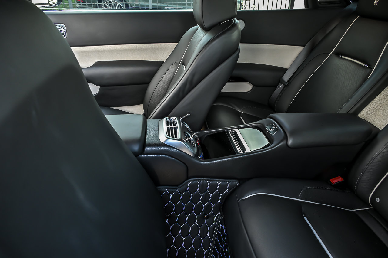 Used 2015 Rolls-Royce Wraith RWD image 21