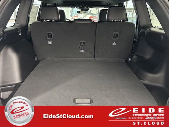 New 2025 Jeep Grand Cherokee Altitude image 12