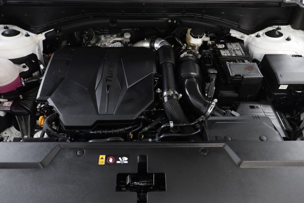 Used 2025 Hyundai Santa Fe Limited image 24