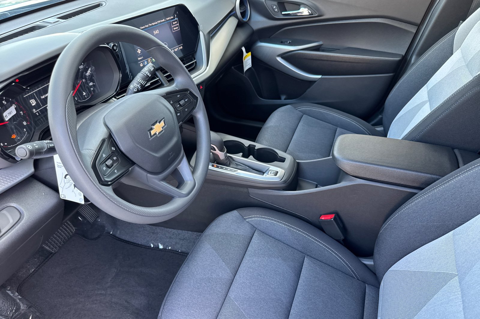 New 2026 Chevrolet Trax LS w/ LS Convenience Package FWD image 9