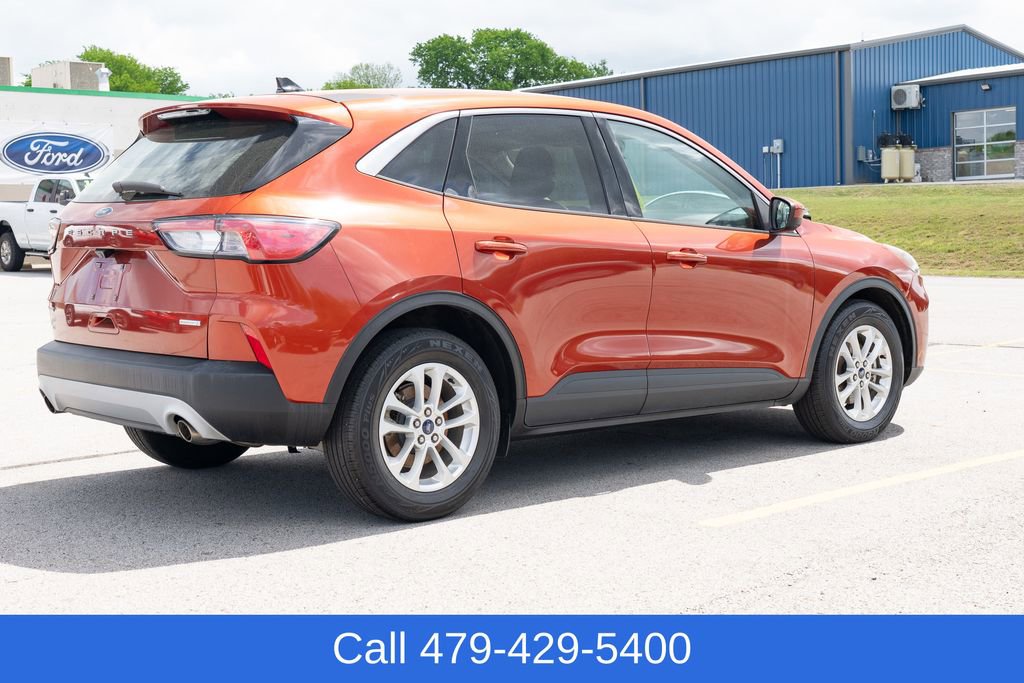 Used 2020 Ford Escape SE image 6