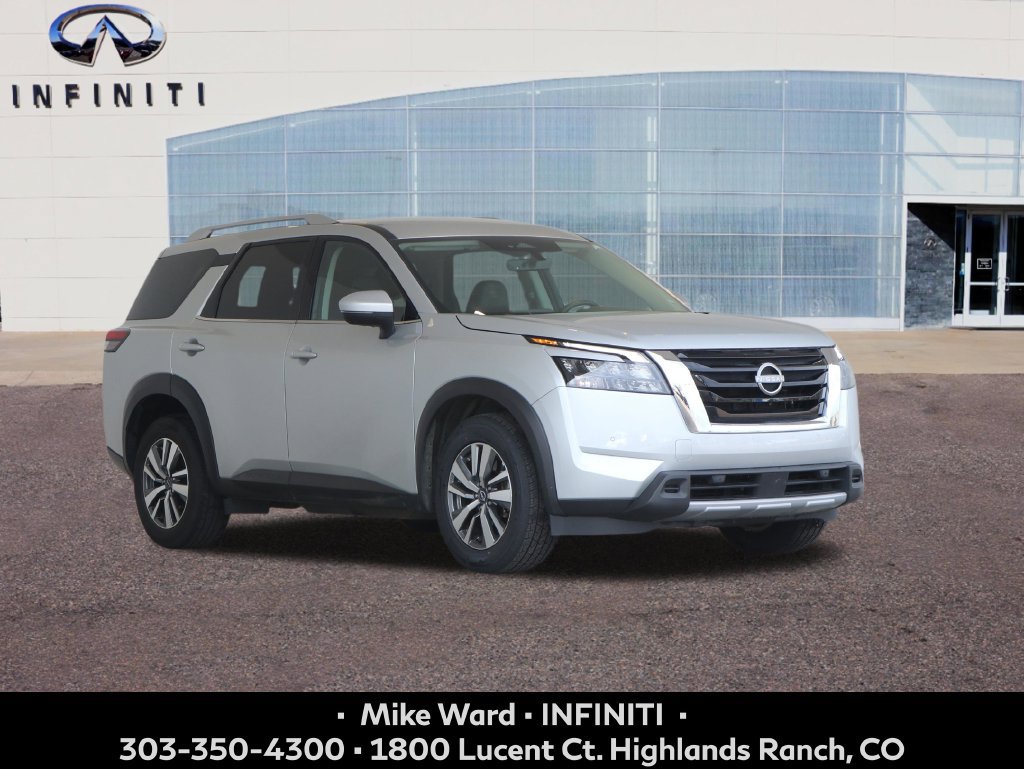 Used 2025 Nissan Pathfinder SL AWD/4WD image 9